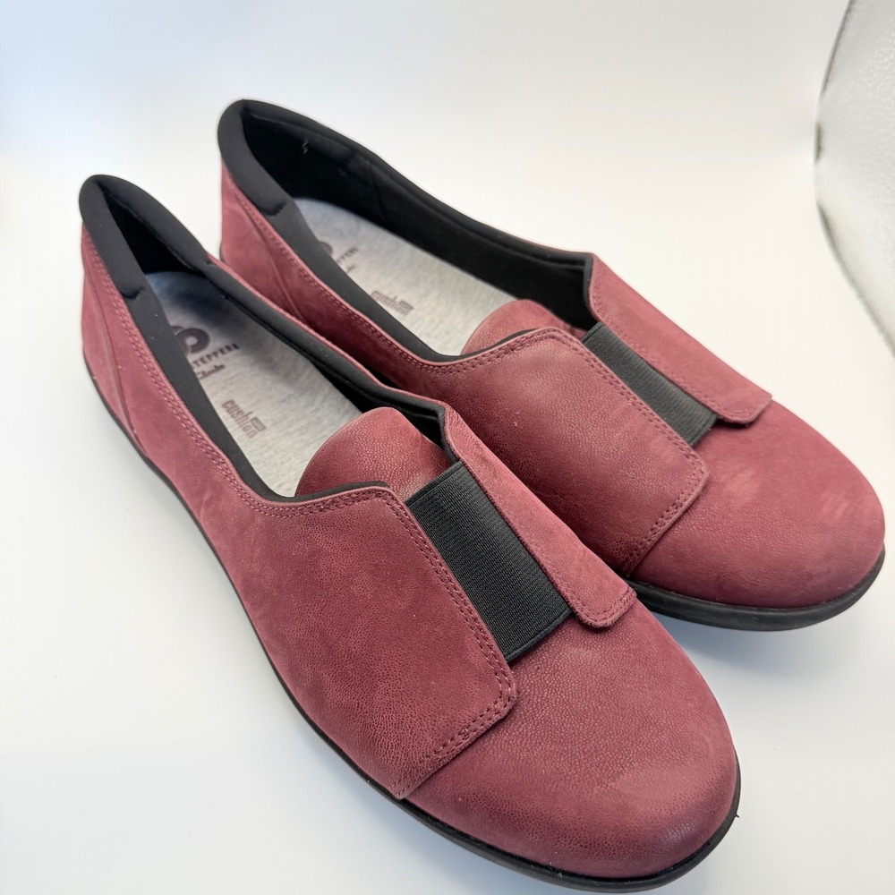 Women's Clarks Cloud Steppers Cushion Maroon Ayla Band Slip On Shoe SZ 11